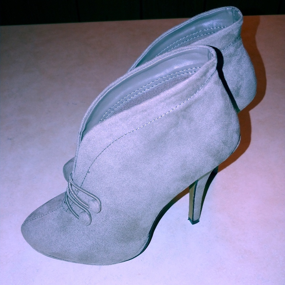Apt.9 light Brown heels